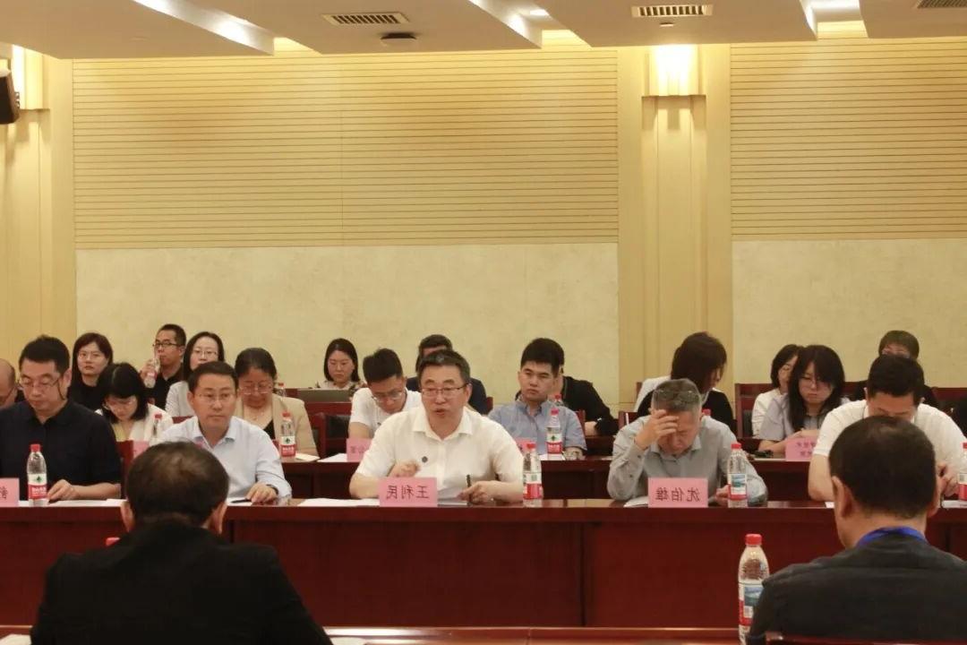 全国高等学校建筑学专业教育评估专家组对我校开展评估视察工作